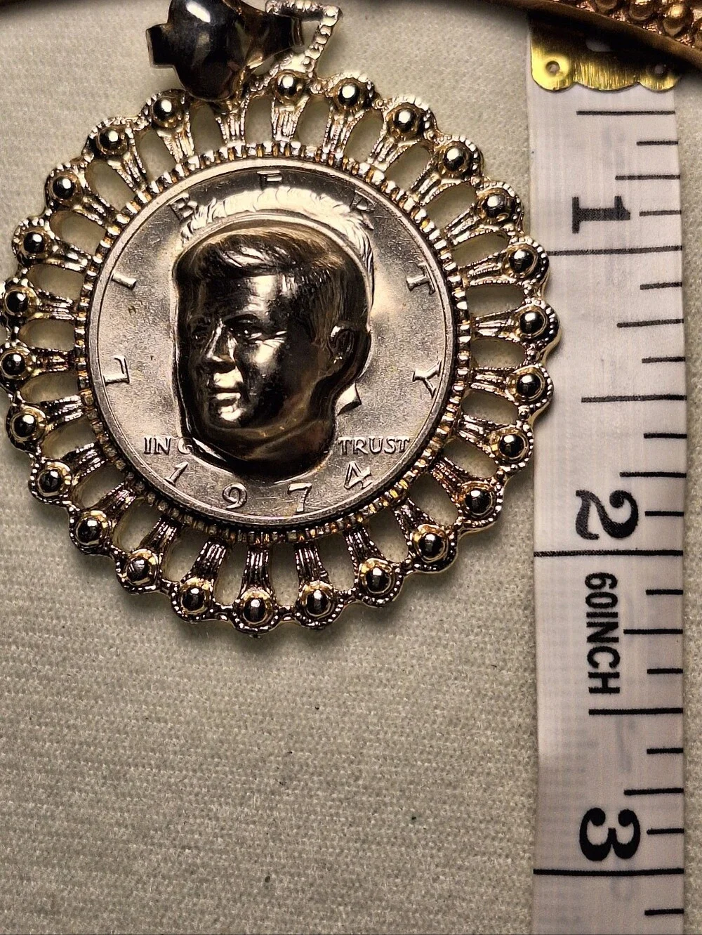 Vintage 1974 John F. Kennedy half dollar 3D pop-out Pendant